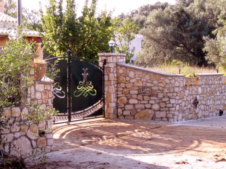 Villa Spiti Ute Makrades Ngoại thất bức ảnh