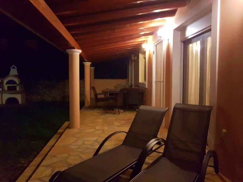Villa Spiti Ute Makrades Ngoại thất bức ảnh