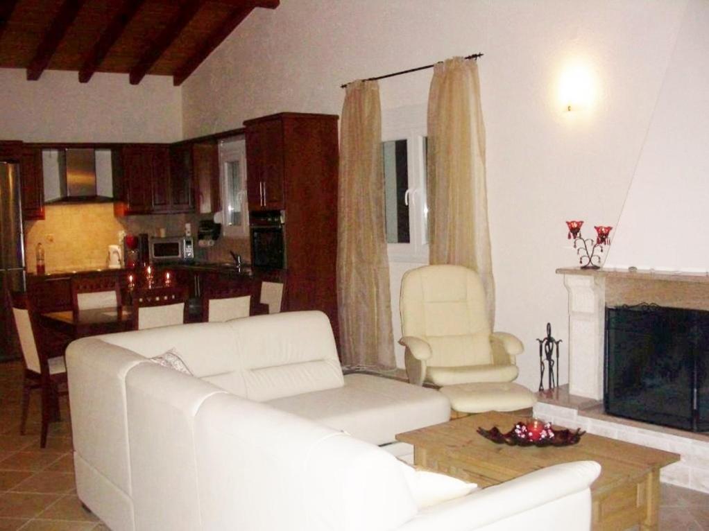 Villa Spiti Ute Makrades Ngoại thất bức ảnh
